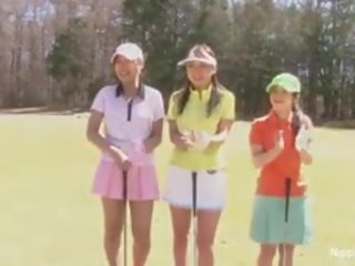 漂亮 亞洲人 青少年 女孩 玩 一 遊戲 的 條 高爾夫球