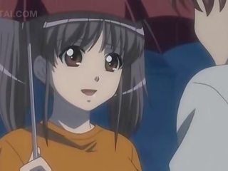 Anime saldas pavēlniece rāda viņai dzimumloceklis nepieredzējošas iemaņas