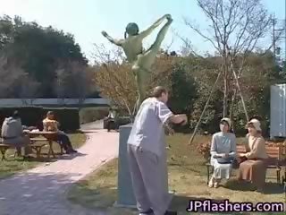 משוגע יפני bronze statue moves part6